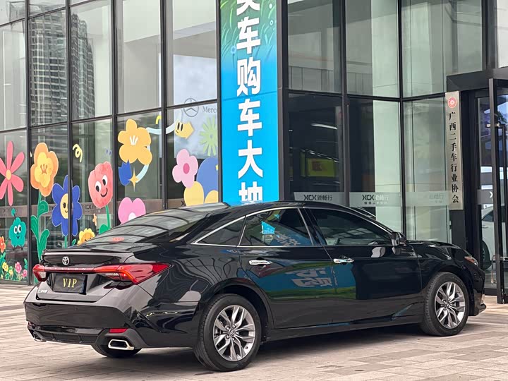 Фото 7 - Toyota Avalon