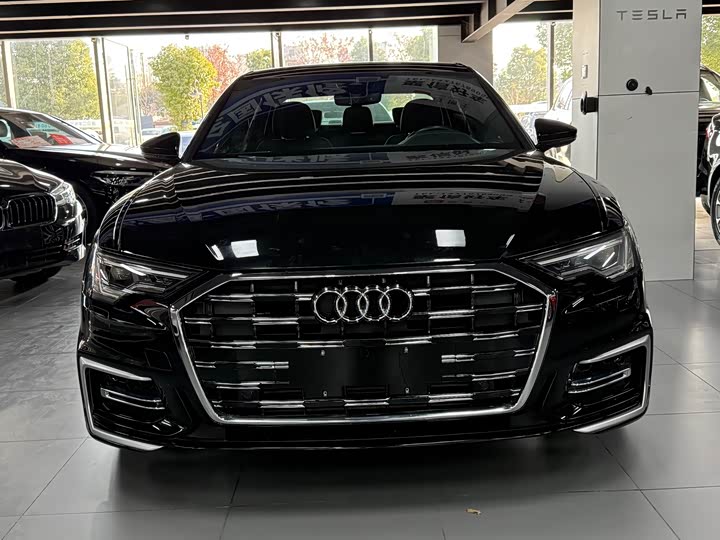 Фото 2 - Audi A6L