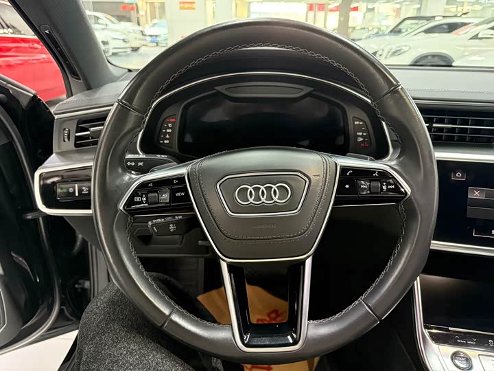 Фото 6 - Audi A6L
