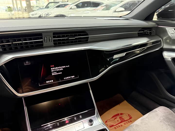 Фото 7 - Audi A6L