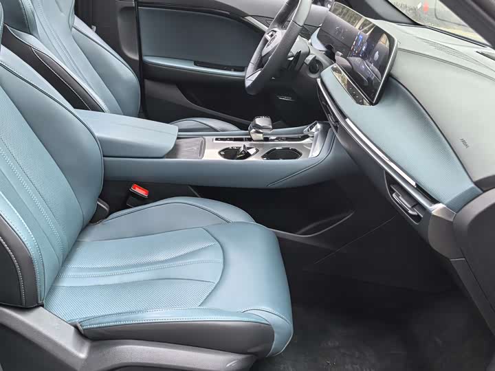 Фото 7 - MG Motor 7