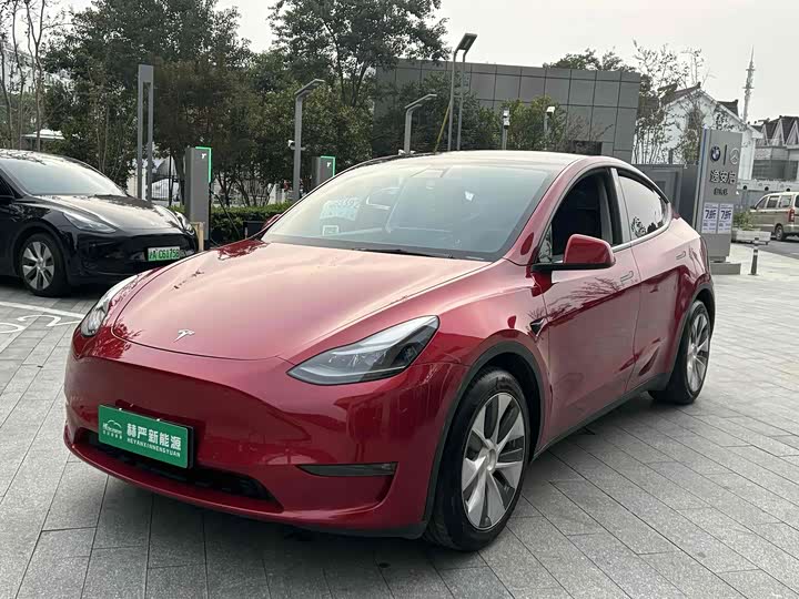 Фото 1 - Tesla Model Y