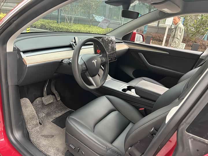 Фото 5 - Tesla Model Y