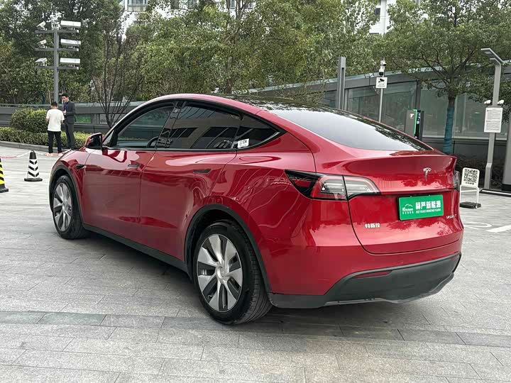 Фото 8 - Tesla Model Y