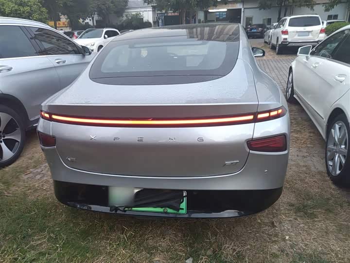 Фото 6 - XPeng P7