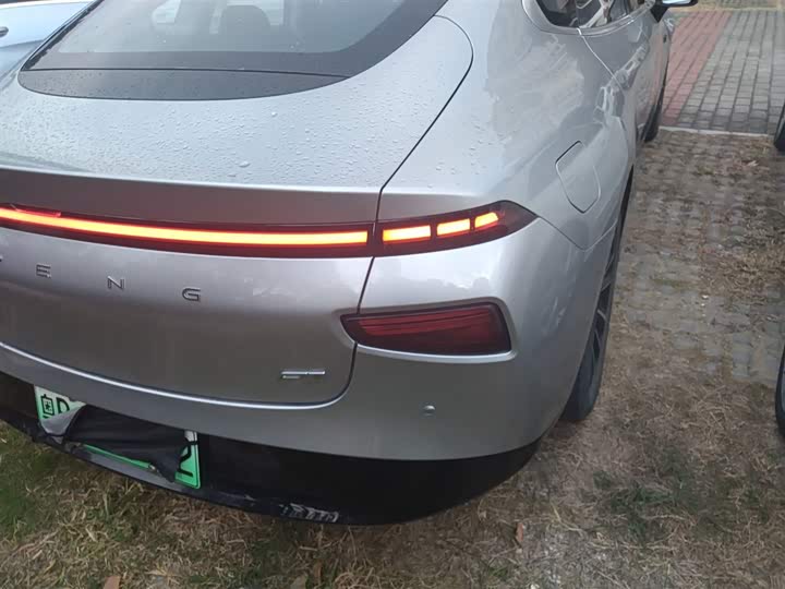 Фото 8 - XPeng P7