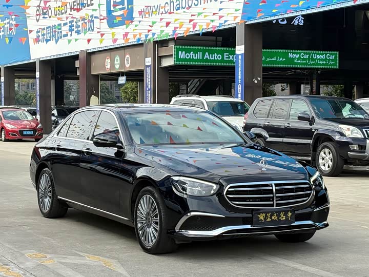 Фото 3 - Mercedes-Benz E-Class