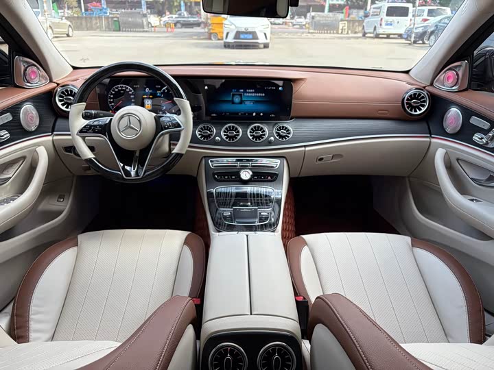 Фото 7 - Mercedes-Benz E-Class