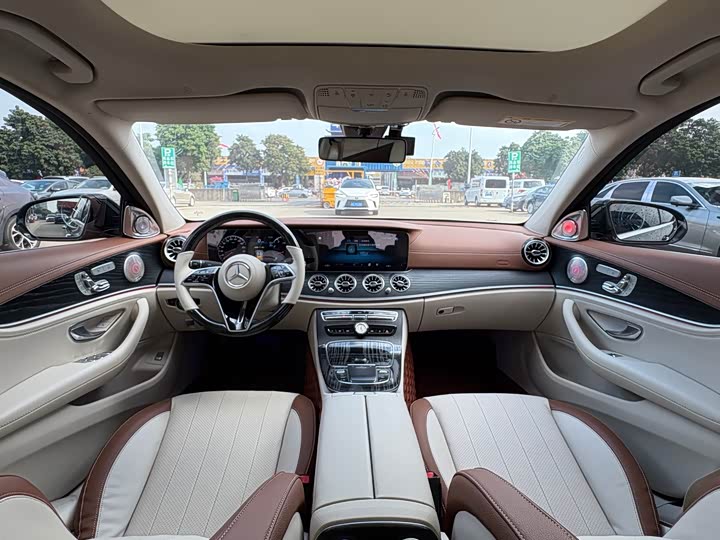 Фото 8 - Mercedes-Benz E-Class