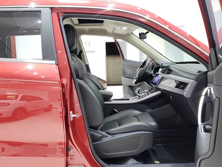 Фото 7 - Geely Atlas