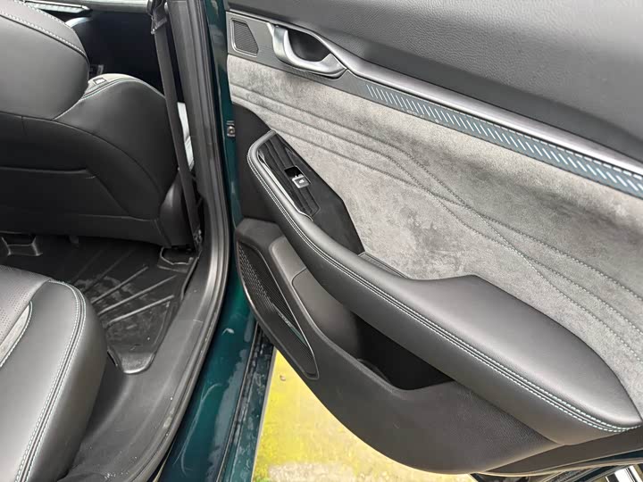 Фото 8 - Geely Preface