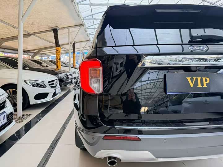 Фото 6 - Ford Explorer