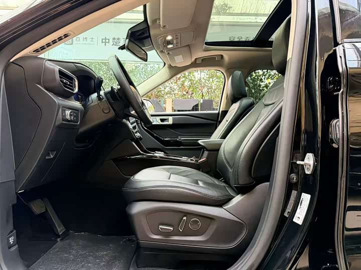 Фото 7 - Ford Explorer