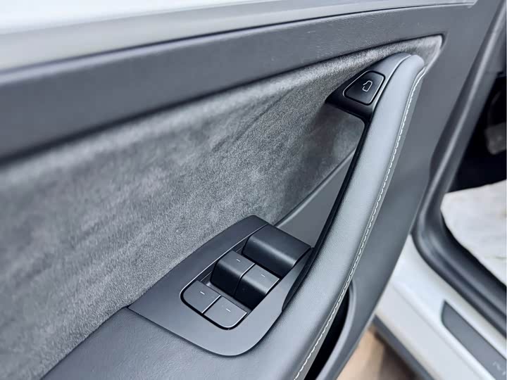 Фото 6 - Tesla Model Y