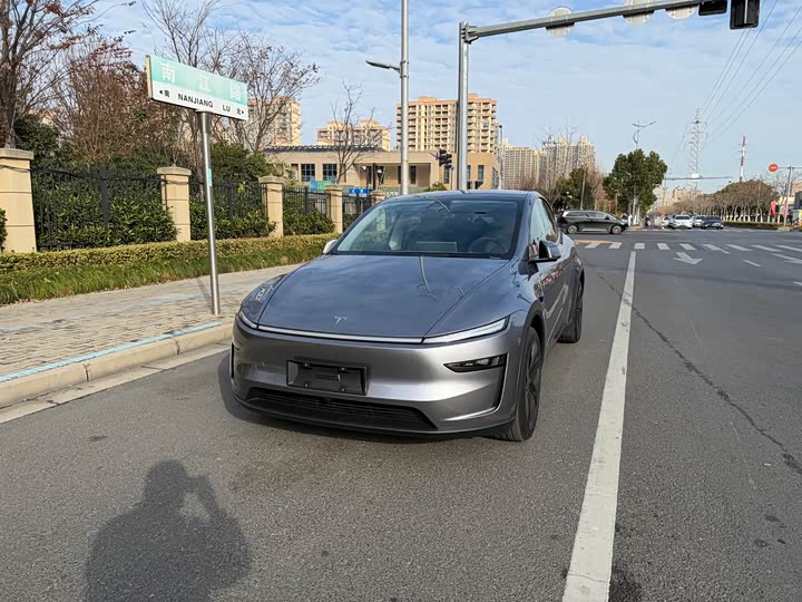 Фото 2 - Tesla Model Y