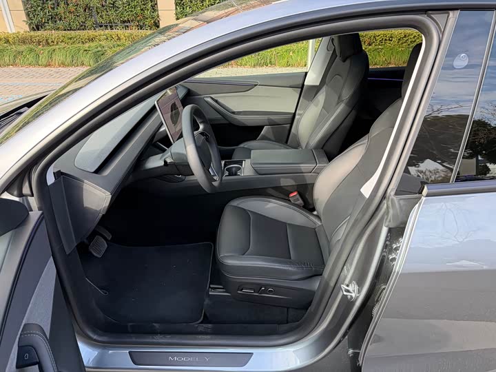 Фото 6 - Tesla Model Y