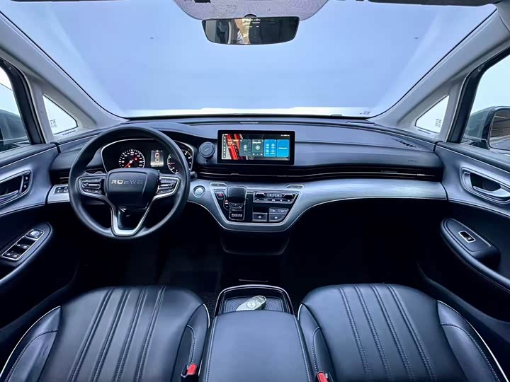 Фото 9 - Roewe iMax 8