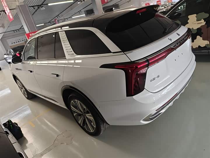 Фото 5 - Hongqi E-HS9