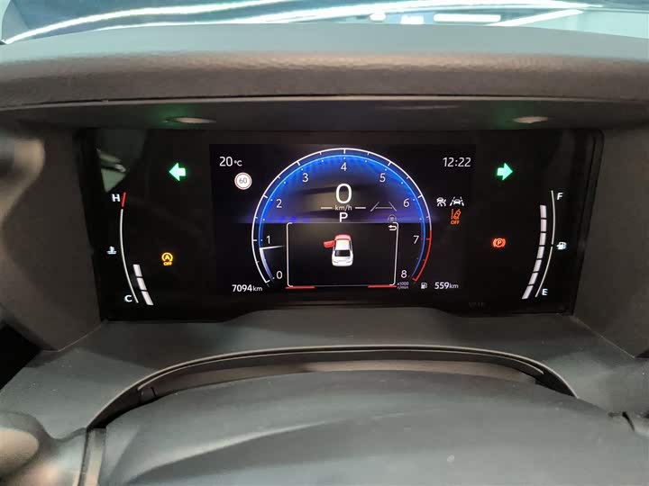 Фото 4 - Toyota Camry