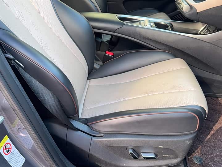 Фото 3 - BYD Dolphin