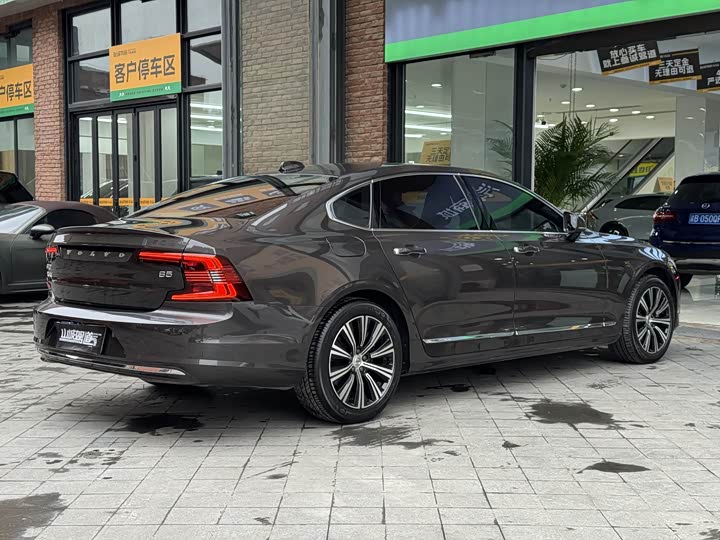 Фото 7 - Volvo S90