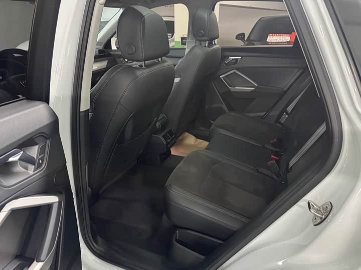 Фото 8 - Audi Q3