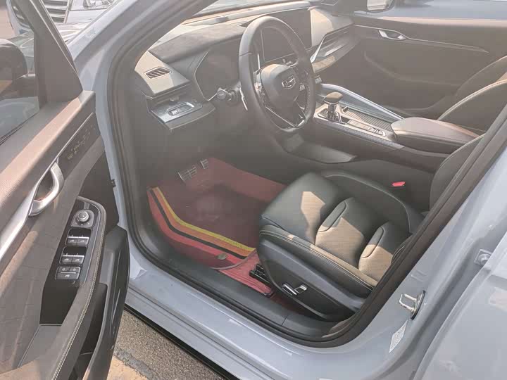 Фото 3 - Geely Preface