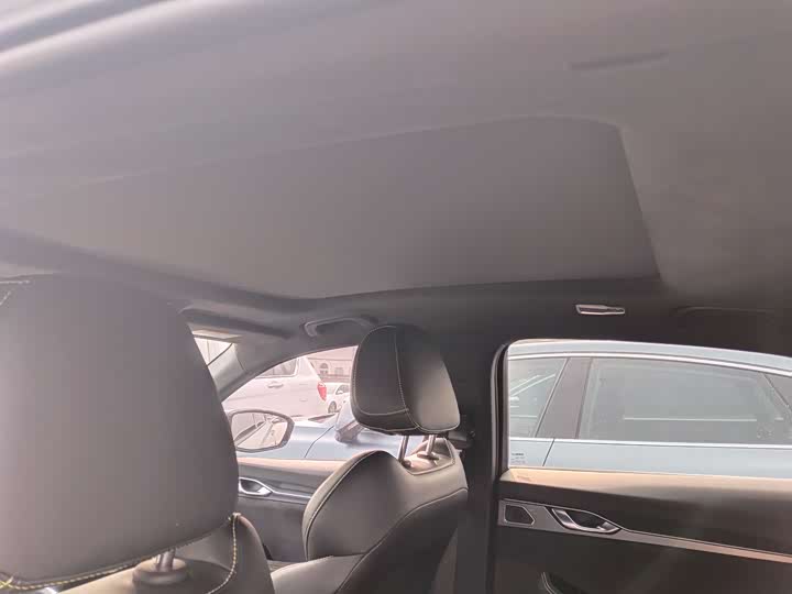 Фото 6 - Geely Preface