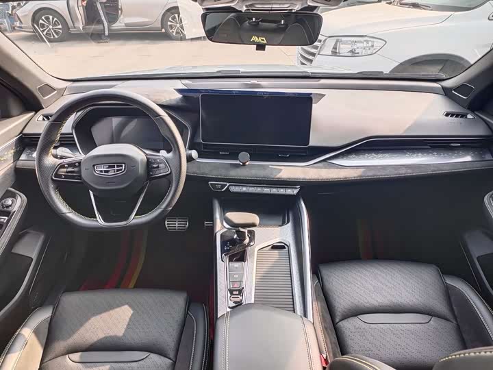 Фото 8 - Geely Preface