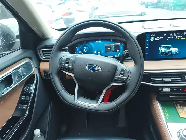 Фото 3 - Ford Explorer