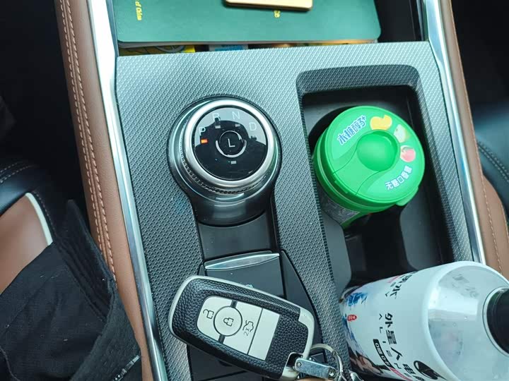 Фото 7 - Ford Explorer