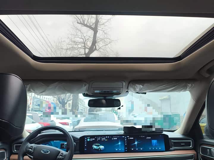 Фото 9 - Ford Explorer