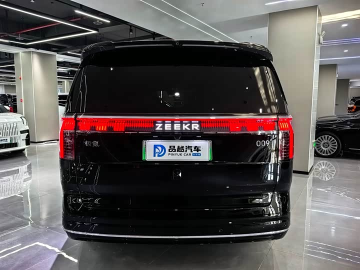 Фото 4 - Zeekr 009