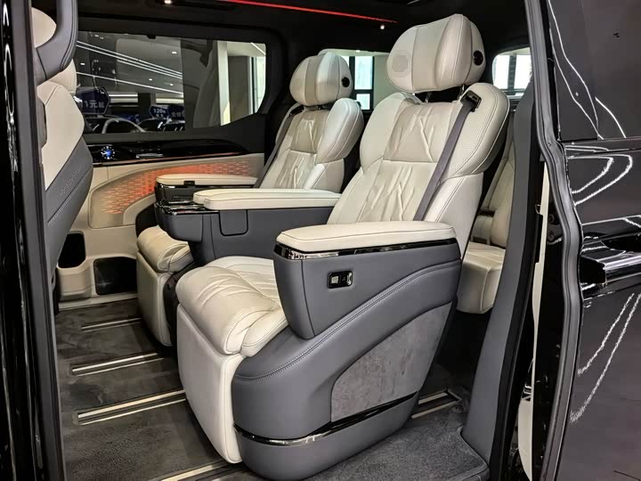 Фото 9 - Zeekr 009