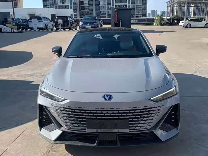 Фото 2 - Changan UNI-V