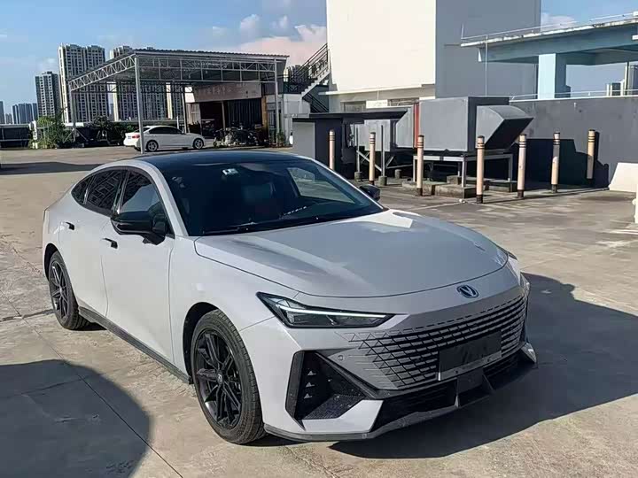 Фото 3 - Changan UNI-V