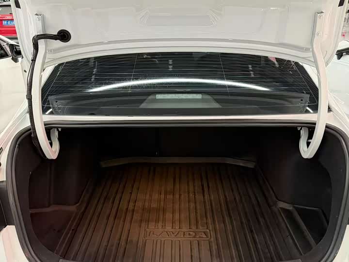 Фото 3 - Volkswagen Lavida