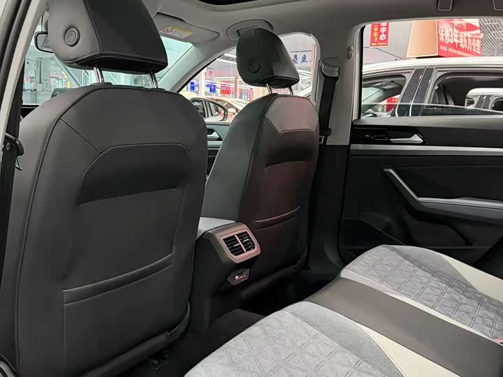 Фото 7 - Volkswagen Lavida