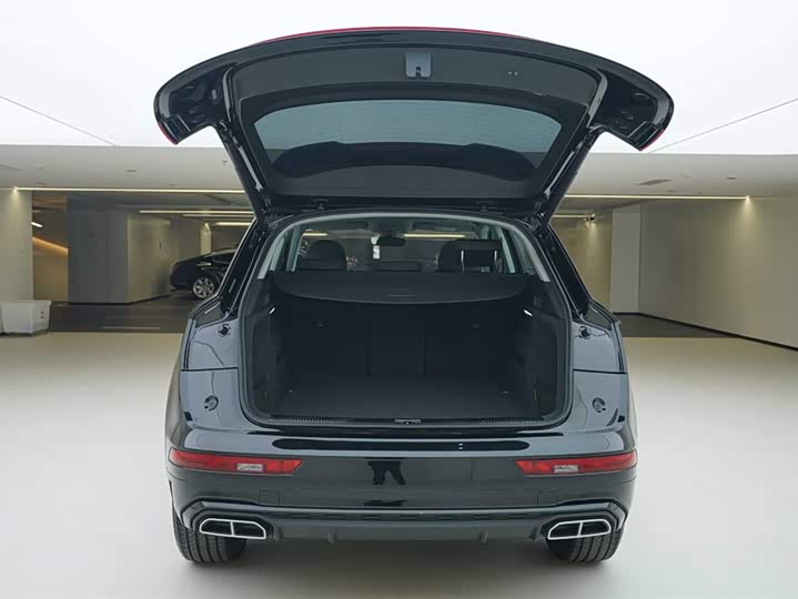 Фото 6 - Audi Q5L