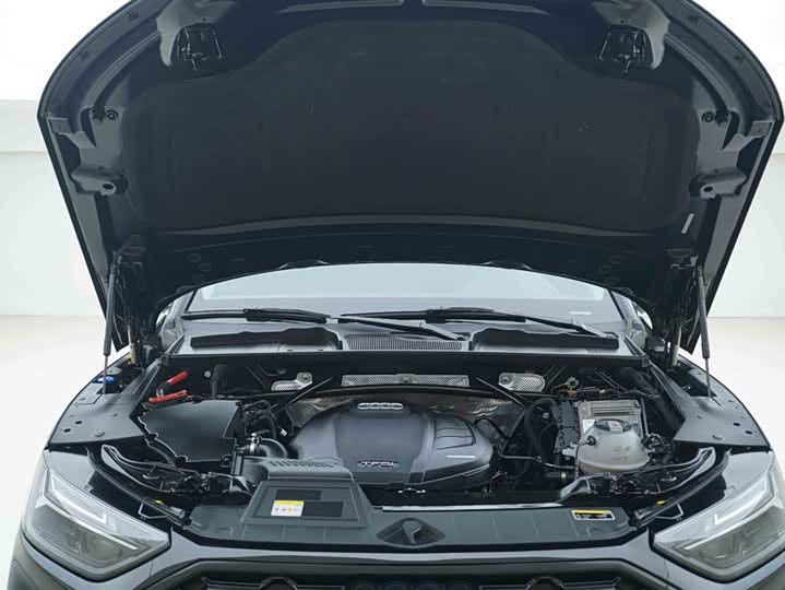 Фото 7 - Audi Q5L