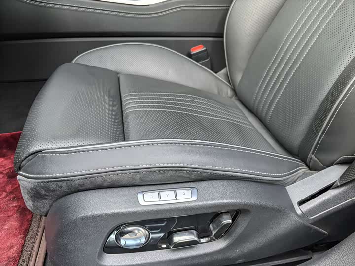 Фото 7 - Hongqi H9