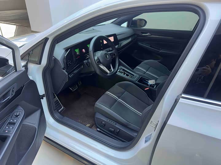 Фото 9 - Volkswagen Golf