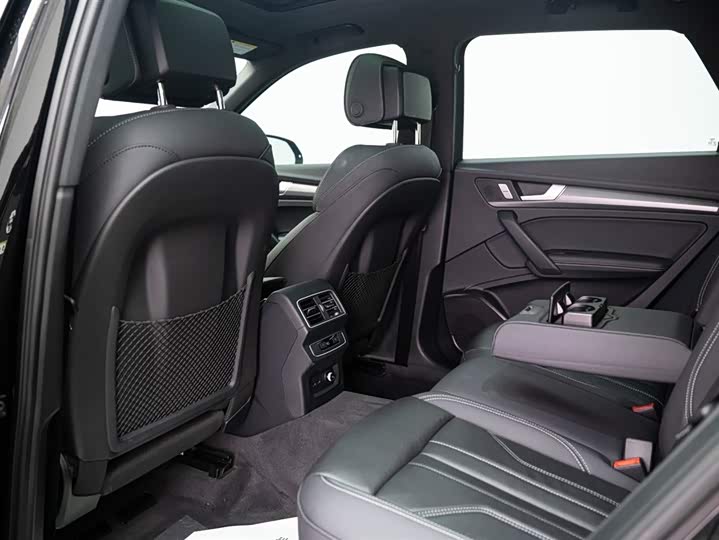 Фото 7 - Audi Q5L