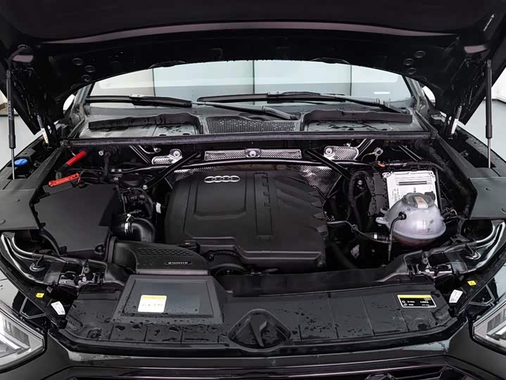 Фото 8 - Audi Q5L