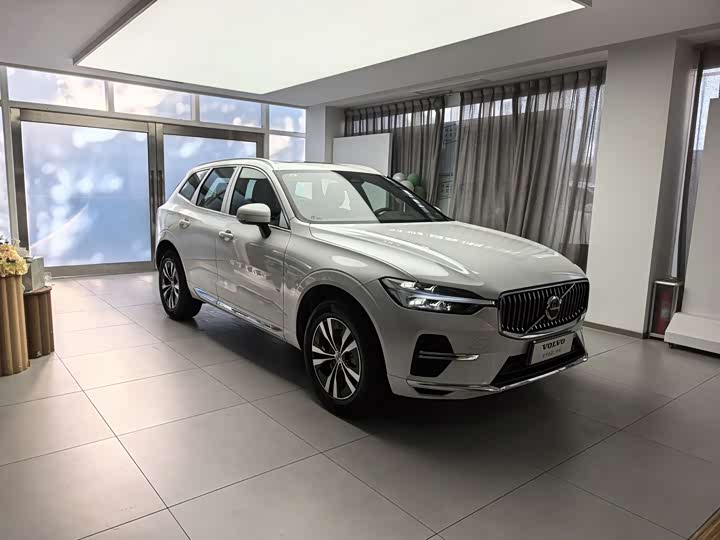 Фото 3 - Volvo XC60