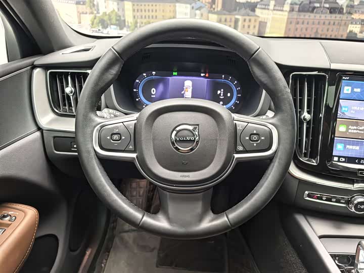 Фото 4 - Volvo XC60