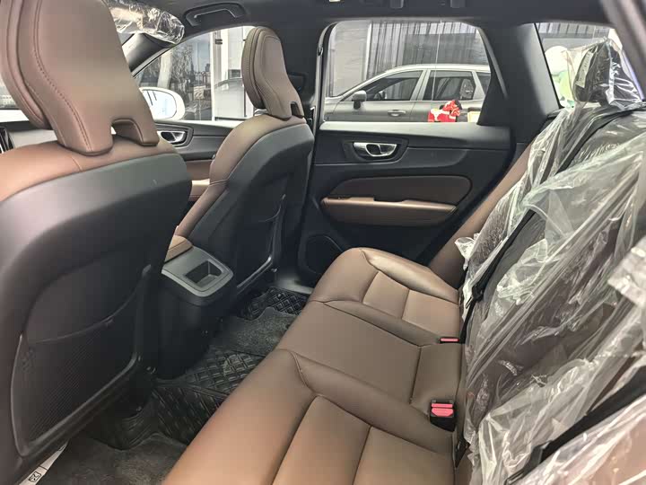 Фото 5 - Volvo XC60