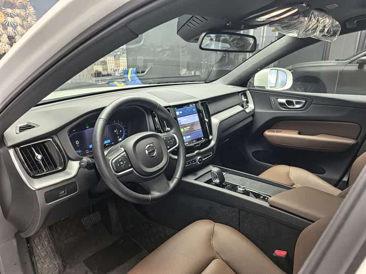 Фото 7 - Volvo XC60