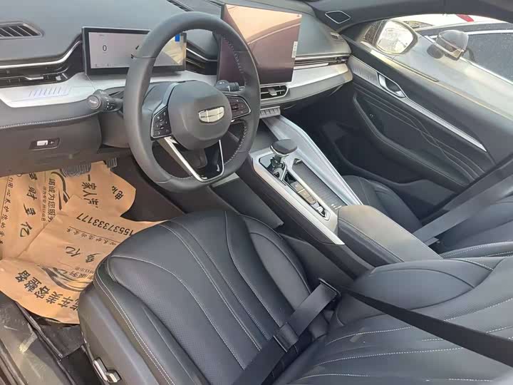 Фото 4 - Geely Preface