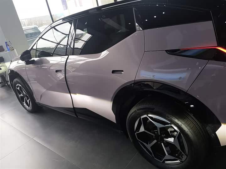 Фото 6 - Zeekr X